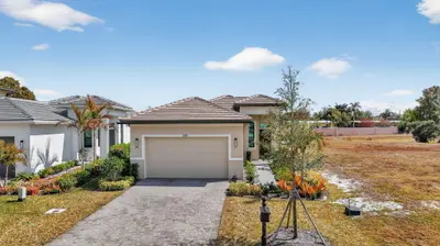 320 SE Via Sangro, Port St. Lucie – sold