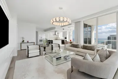 3730 N Ocean Drive 17-D, Singer Island – sold