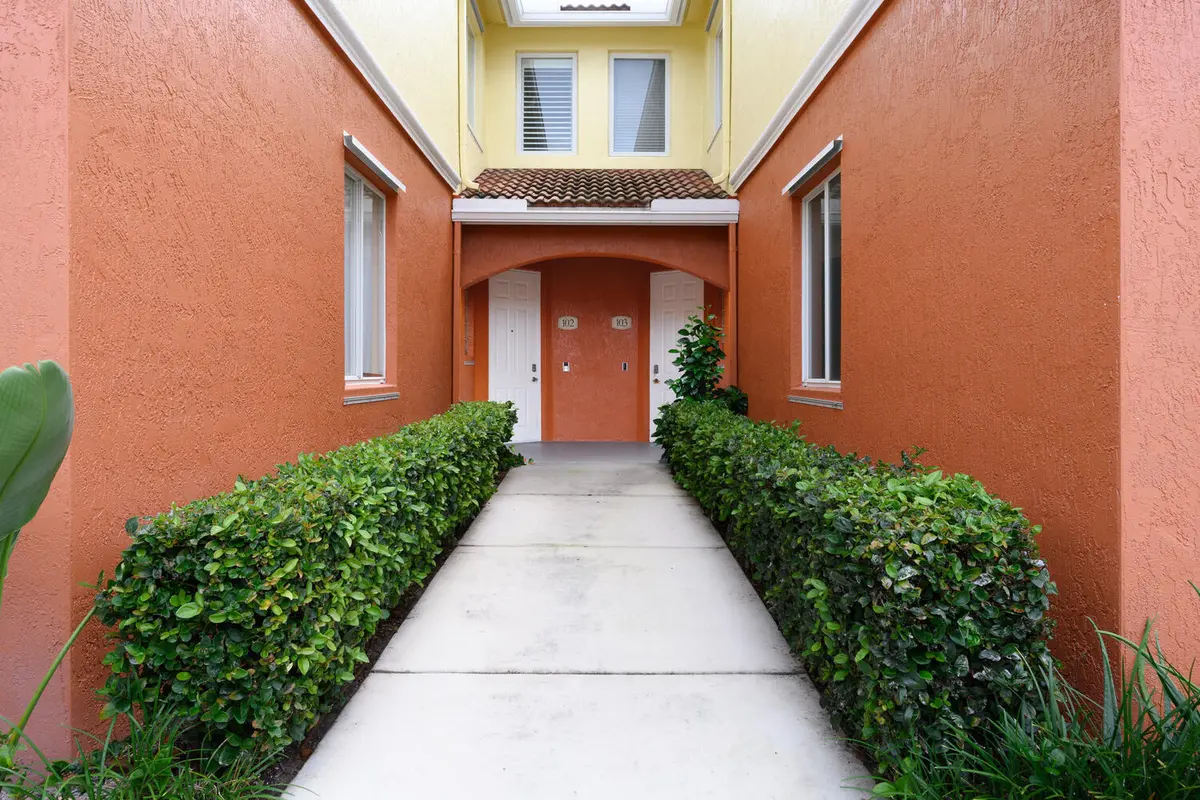 40 SE Sedona at 40 SE Sedona Circle 103, Stuart