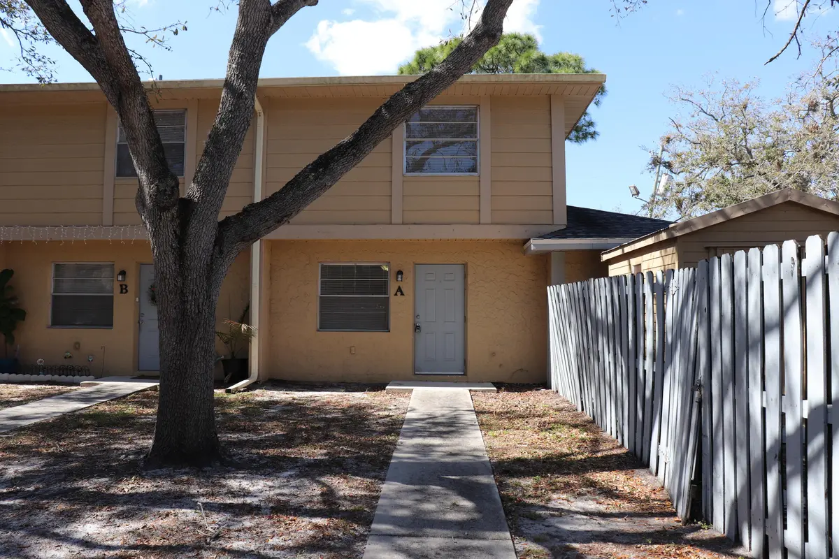 Front at 2016 S 10th Street A, Fort Pierce