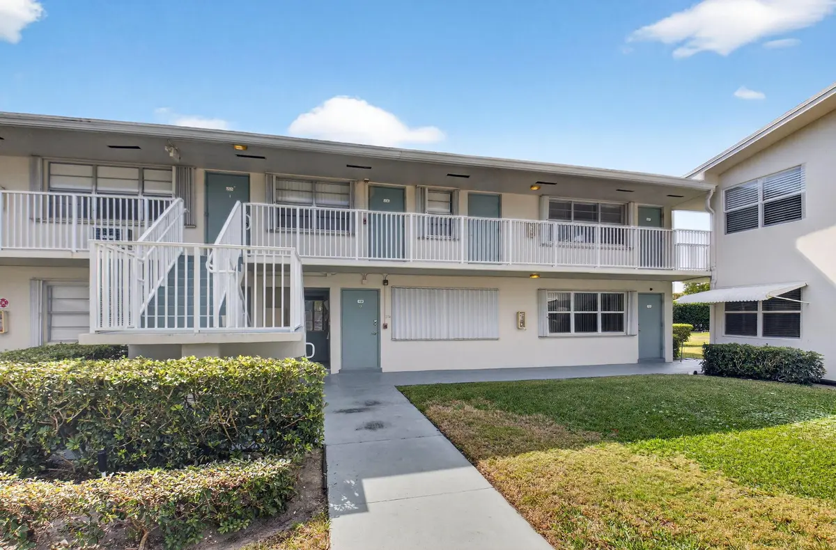 2-web-or-mls-DSC_0773 at 480  Horizon 205, Boynton Beach