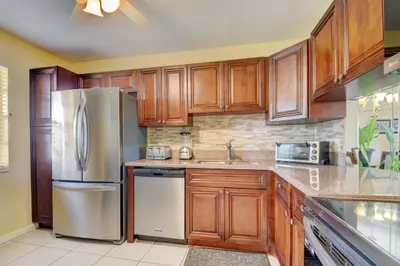 219 Lake Meryl Drive, West Palm Beach – sold