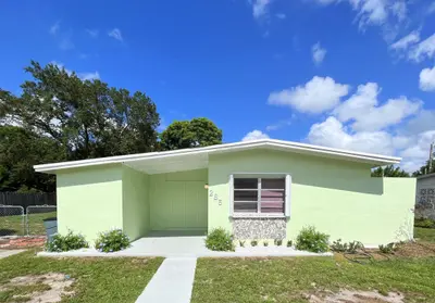 285 SE Abeto Lane, Port St. Lucie – Single Family Residence for sale