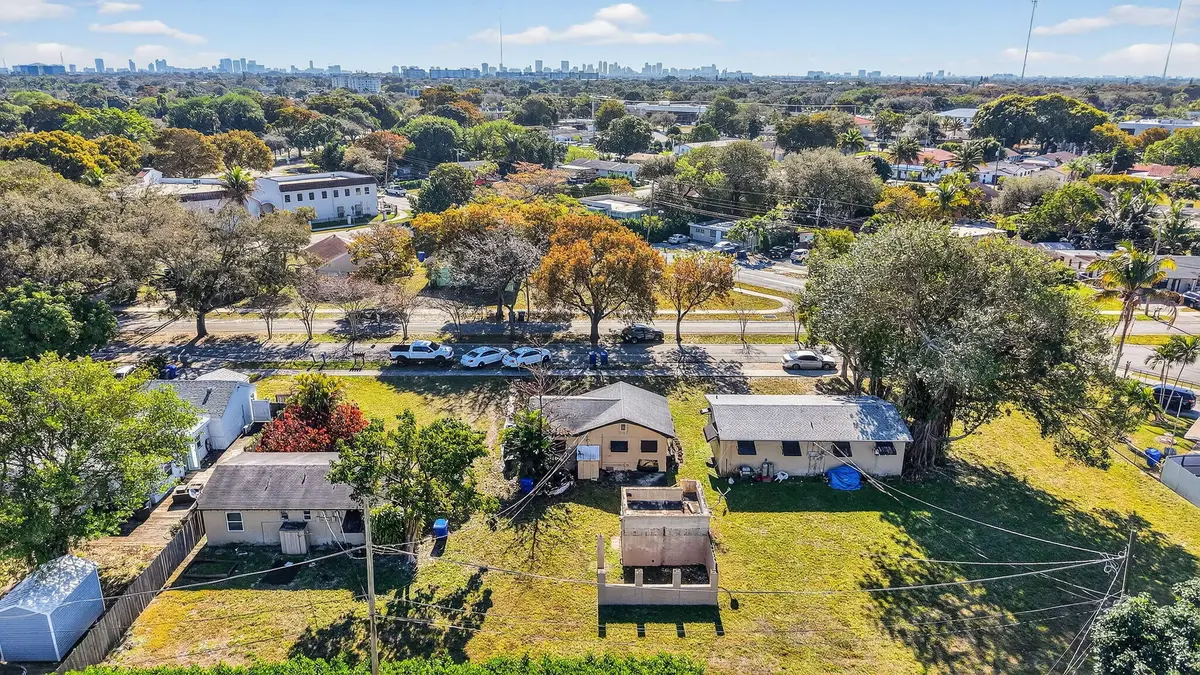23-web-or-mls-DJI_20260212110434_0052_D at 411 Columbus Parkway 1-5, Hollywood