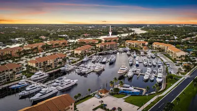 1701 Marina Isle Way 202, Jupiter – Condominium for sale
