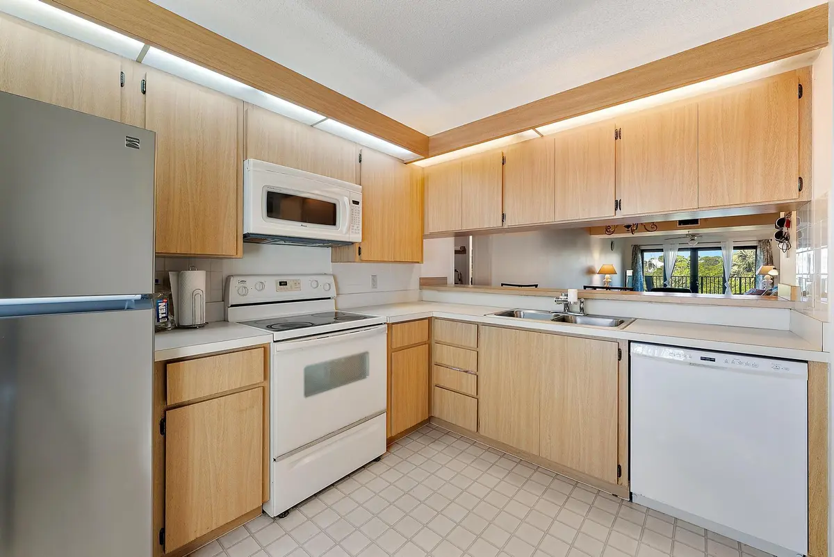 Kitchen at 1701 Marina Isle Way 202, Jupiter