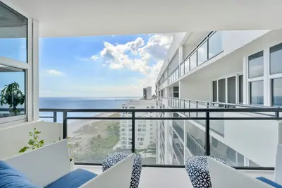 2000 S Ocean Boulevard 17g, Boca Raton – sold