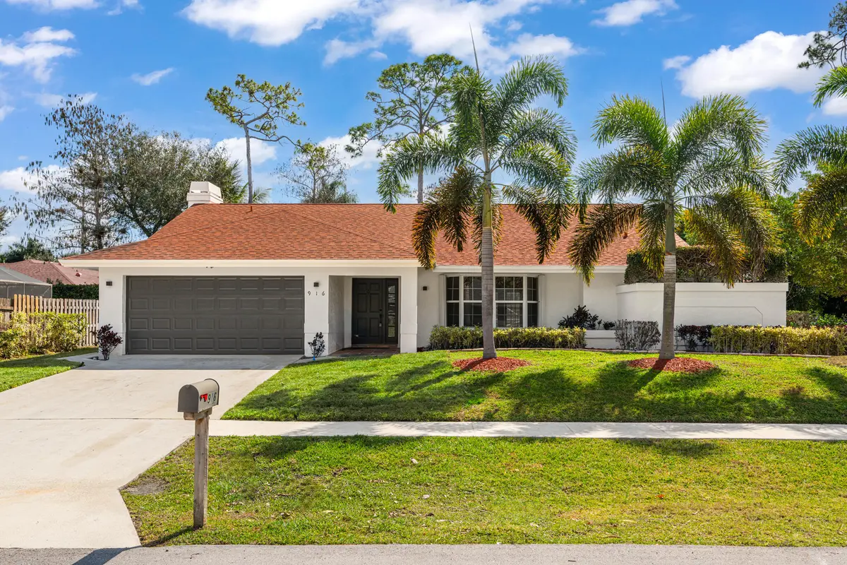 916 Meadow Avenue, Wellington, FL – photo 1
