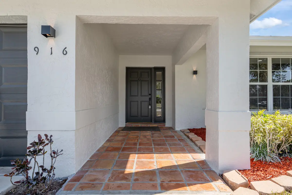 916 Meadow Avenue, Wellington, FL – photo 7