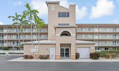 12565 Imperial Isle Drive 208, Boynton Beach – Condominium for sale