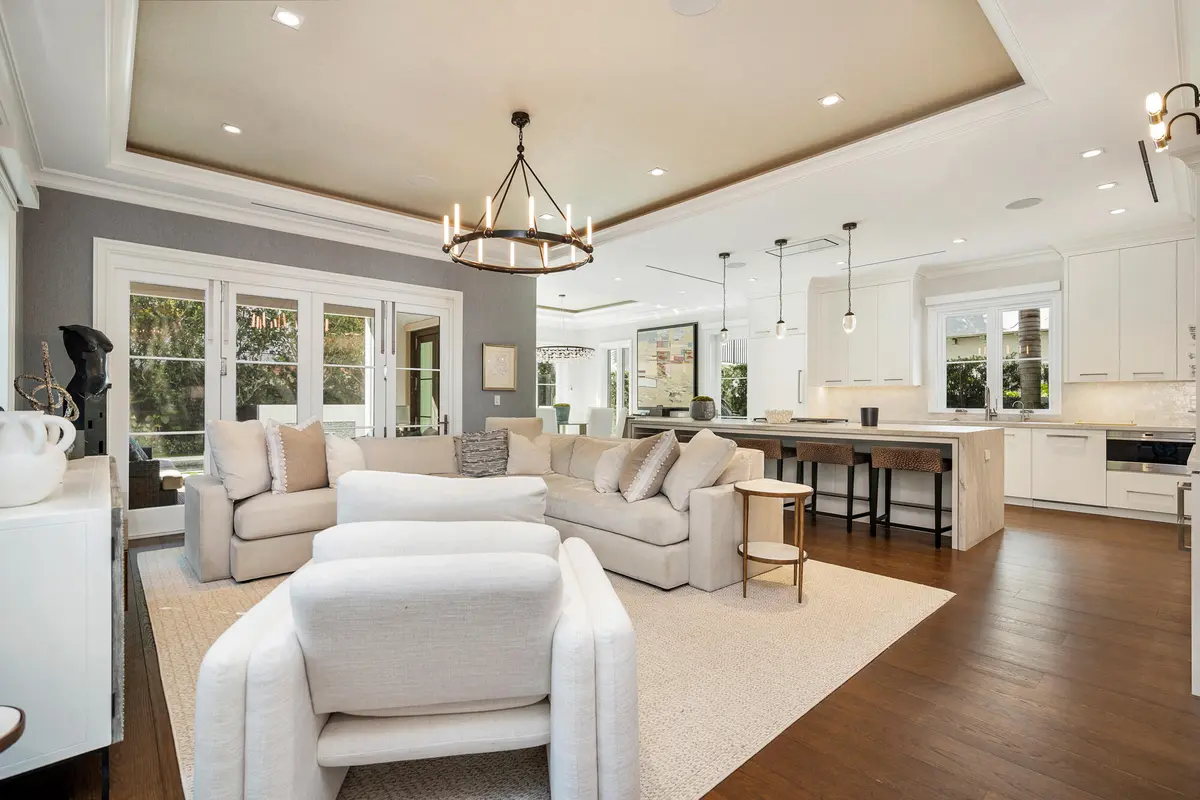 low-8 at 218 Everglade Avenue, Palm Beach