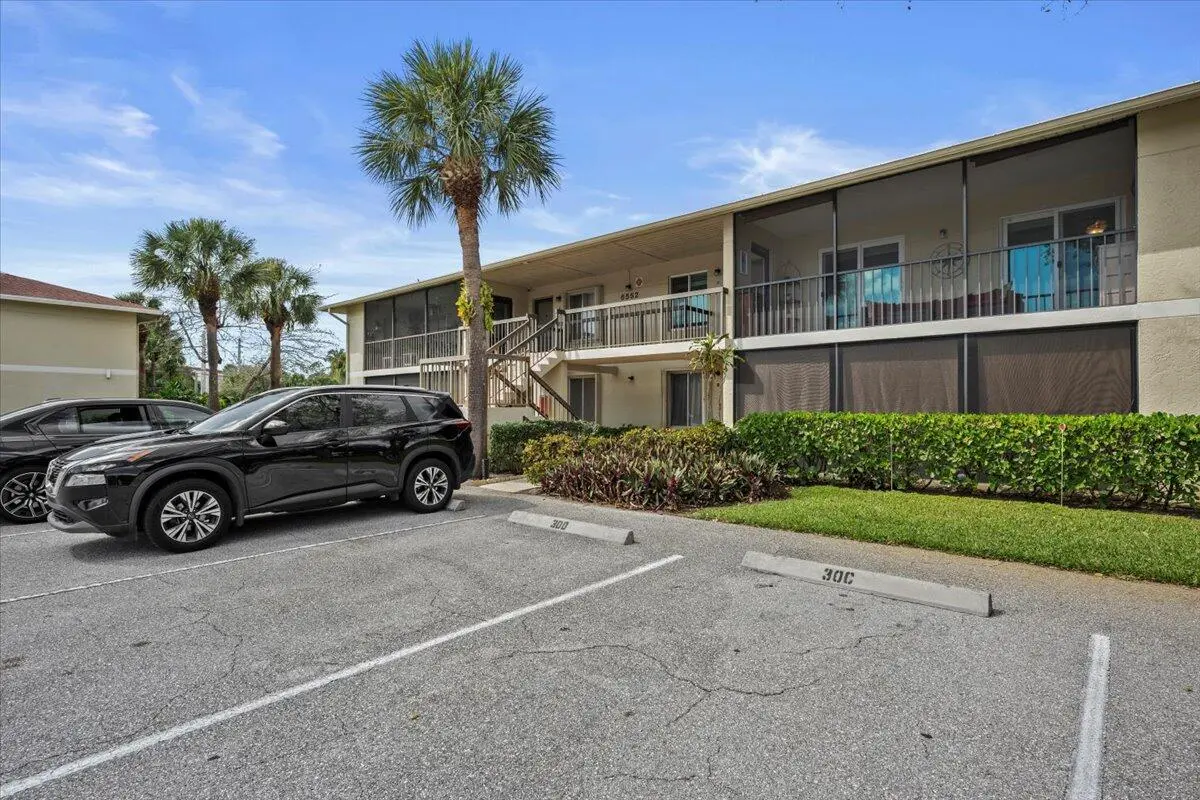 6552 Chasewood F at 6552 Chasewood Drive F, Jupiter