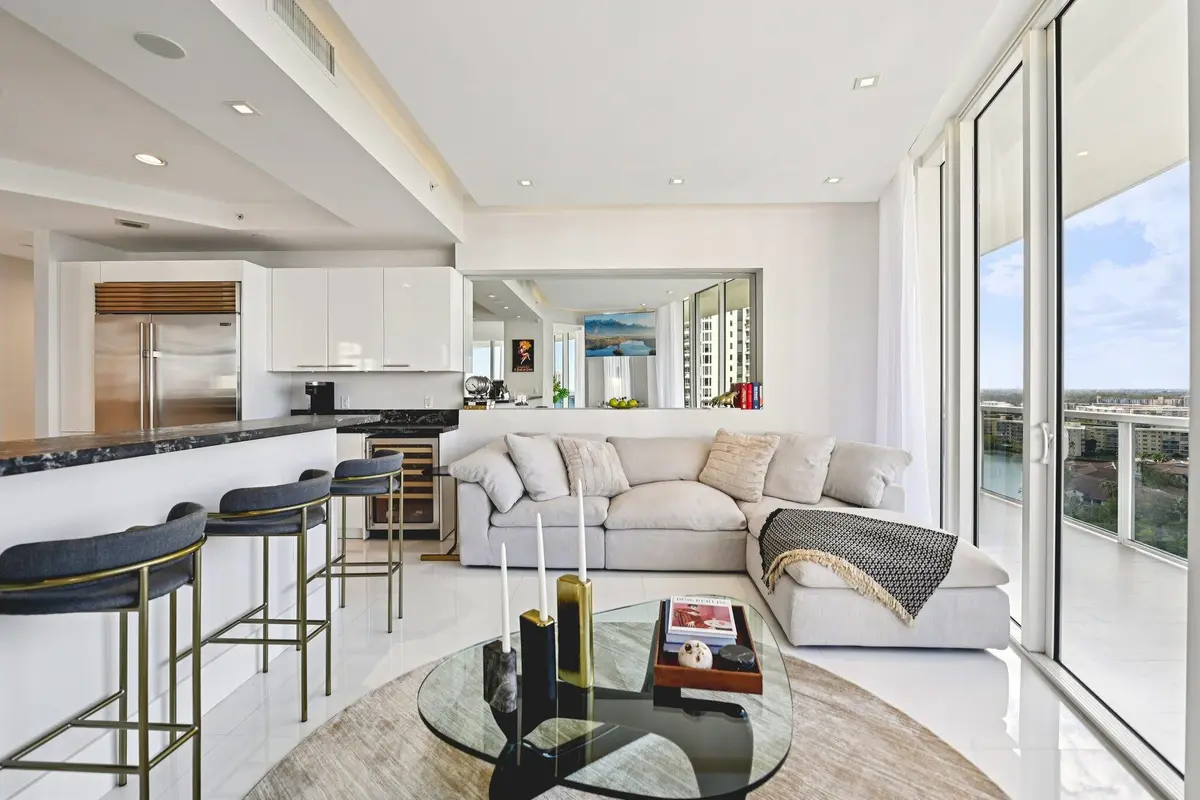 6-web-or-mls-Island Blvd-S1702-006 at 4100 Island Boulevard Boulevard 1204, Aventura