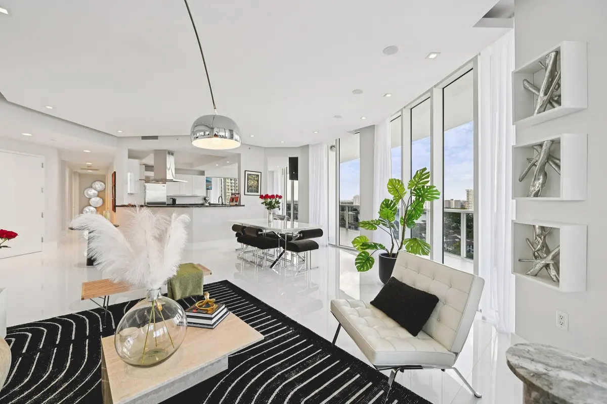 10-web-or-mls-Island Blvd-S1702-010 at 4100 Island Boulevard Boulevard 1204, Aventura
