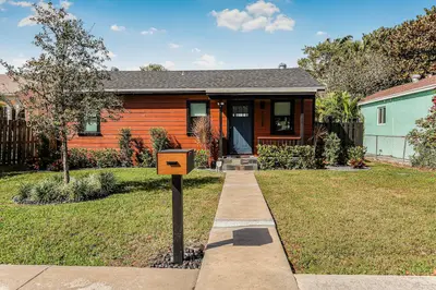 1125 N K Street, Lake Worth Beach – Single Family Residence for sale
