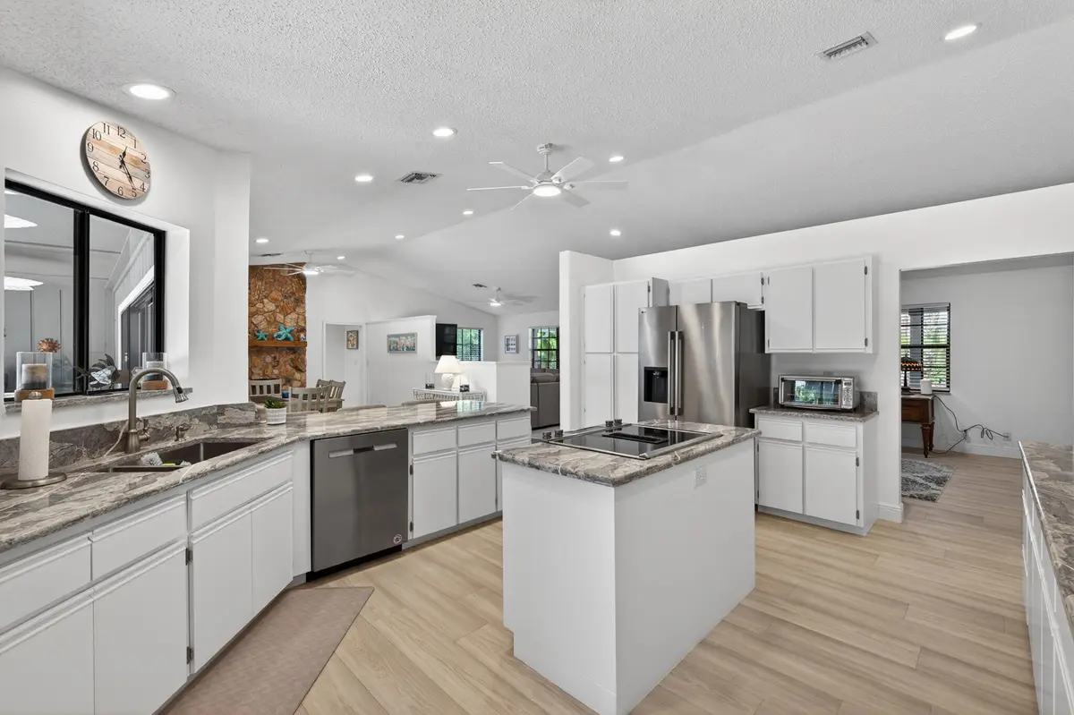 1e at 8166 N 155th Place, Palm Beach Gardens