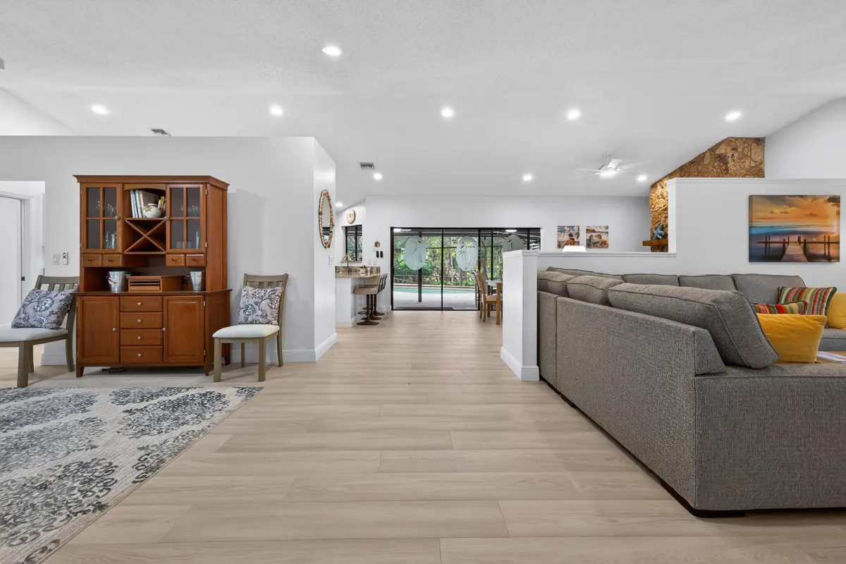 1h at 8166 N 155th Place, Palm Beach Gardens