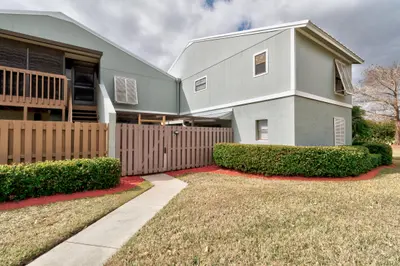 1136 Breezy Way 3b, Sebastian – sold