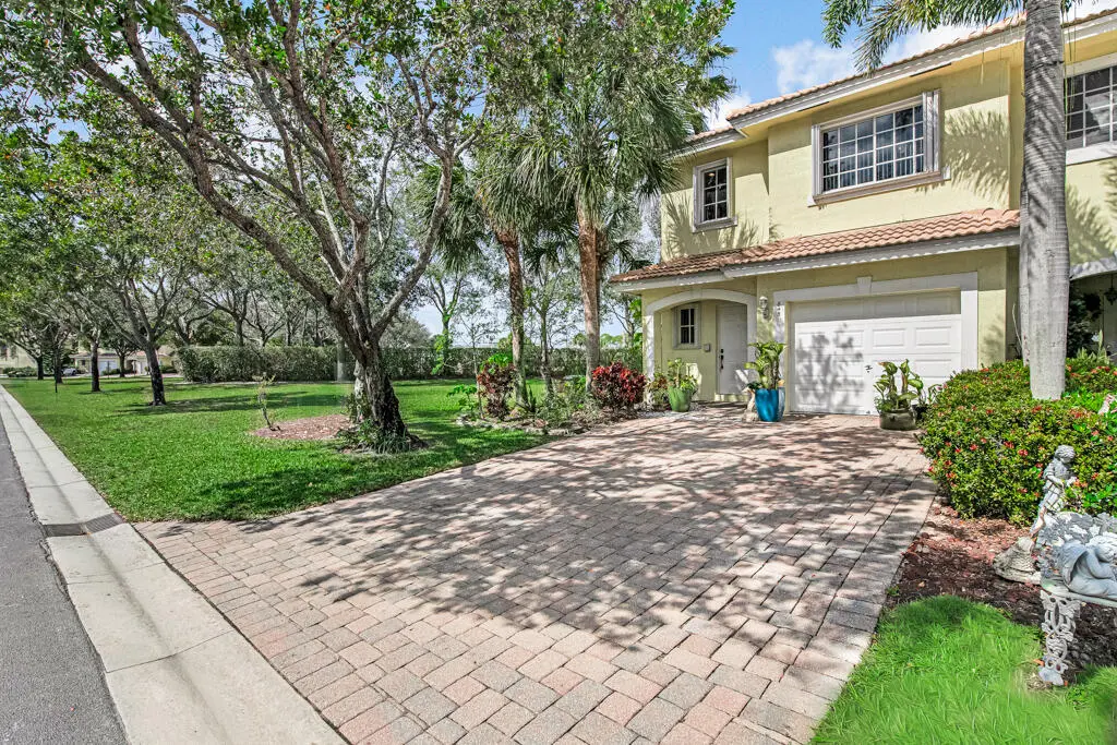 front house02 at 845 Imperial Lake Road, West Palm Beach