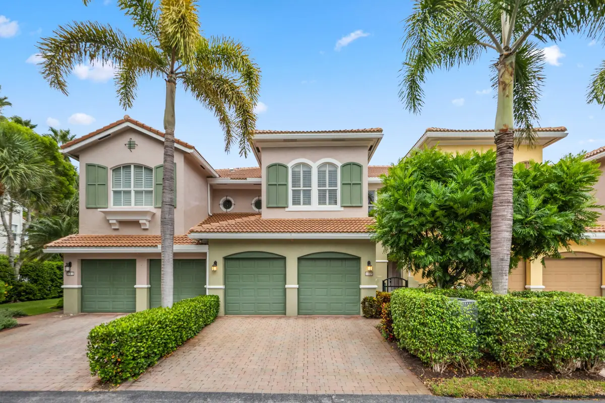 Front of House at 132 Las Brisas Circle, Hypoluxo