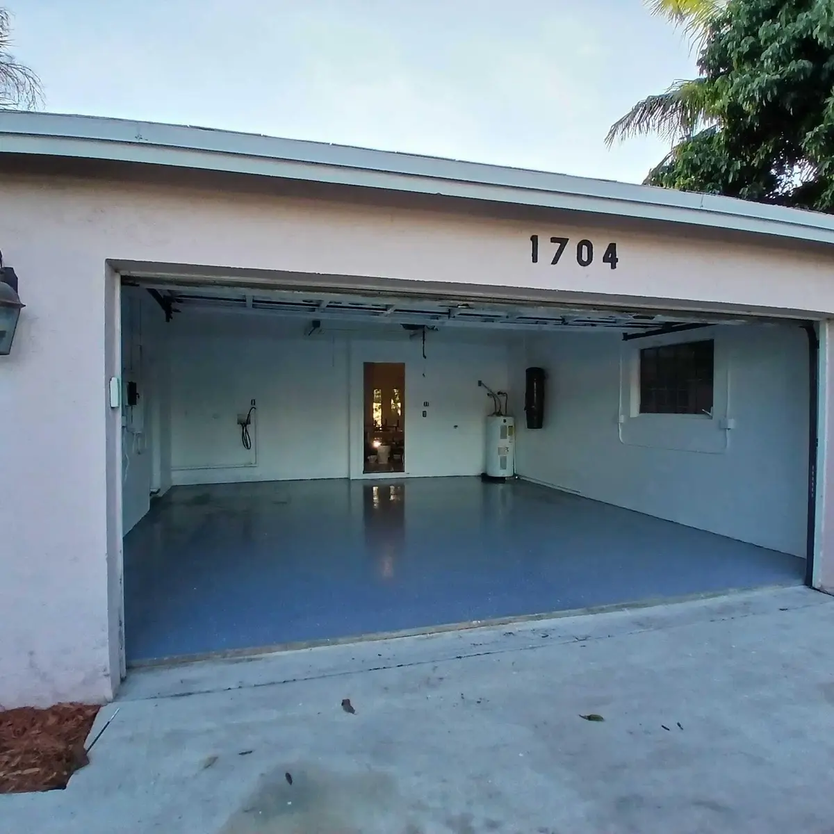2 car garage at 1704 Boardman Avenue, Mangonia Park