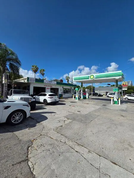US 1 Tire at 3198 S Dixie Highway, Miami