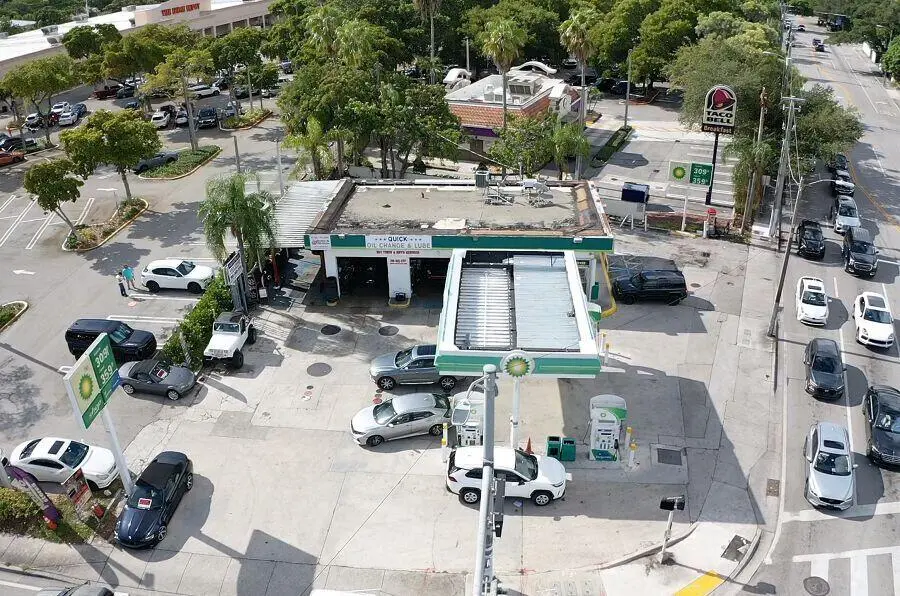 US 1 tire shop top at 3198 S Dixie Highway, Miami