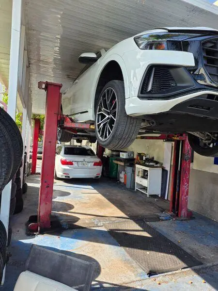 Us 1 Tire outside lift at 3198 S Dixie Highway, Miami