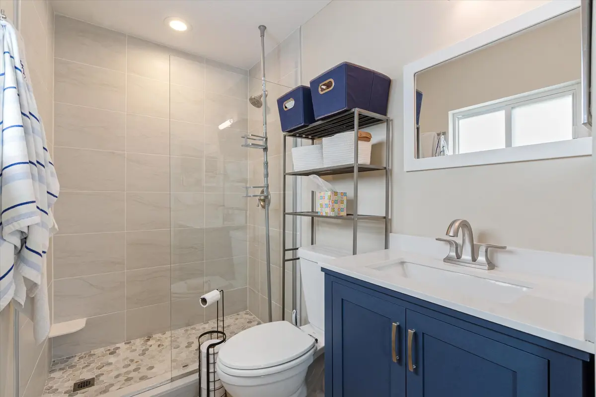 primary bath at 6348 Whispering Wind Way, Delray Beach