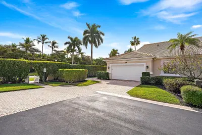 8110 Sandpiper Way, West Palm Beach – Townhouse for sale