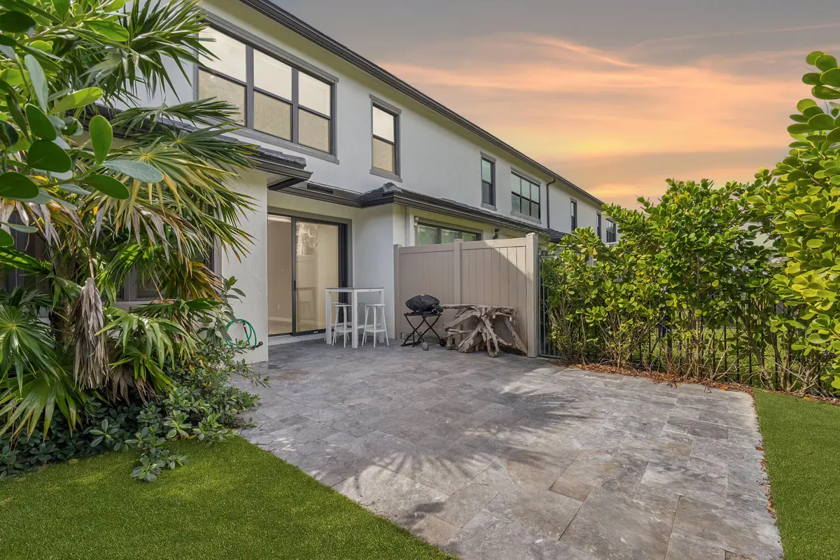 2147-Appleton-Circle-N-Oakland-Park-FL-1 at 2147 Appleton Circle, Oakland Park
