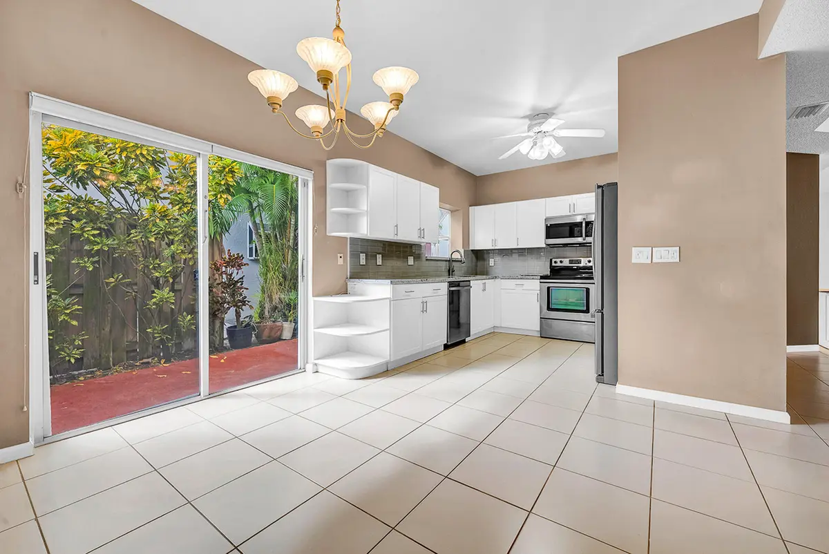 Updated Kitchen at 11571 Briarwood Circle 1, Boynton Beach