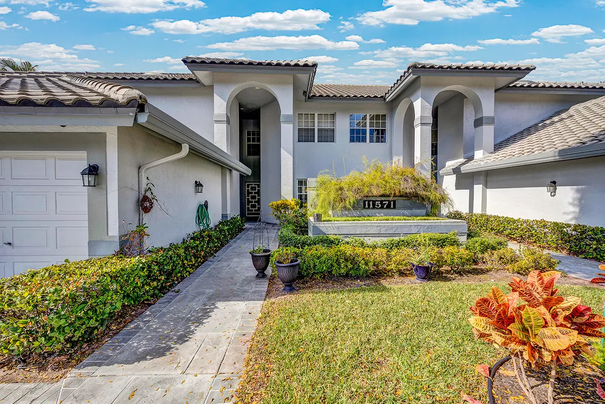 Front Entrace at 11571 Briarwood Circle 1, Boynton Beach