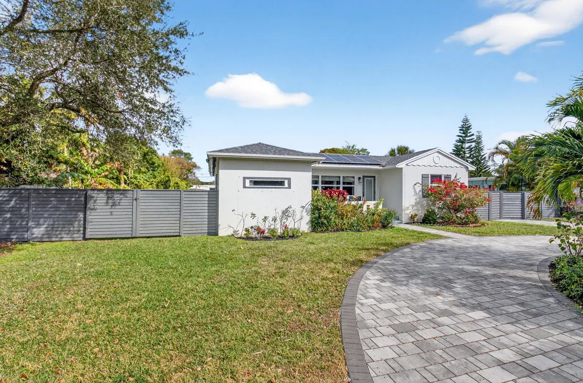 5-web-or-mls-DSC_3174 at 233 NE 12th Street, Delray Beach