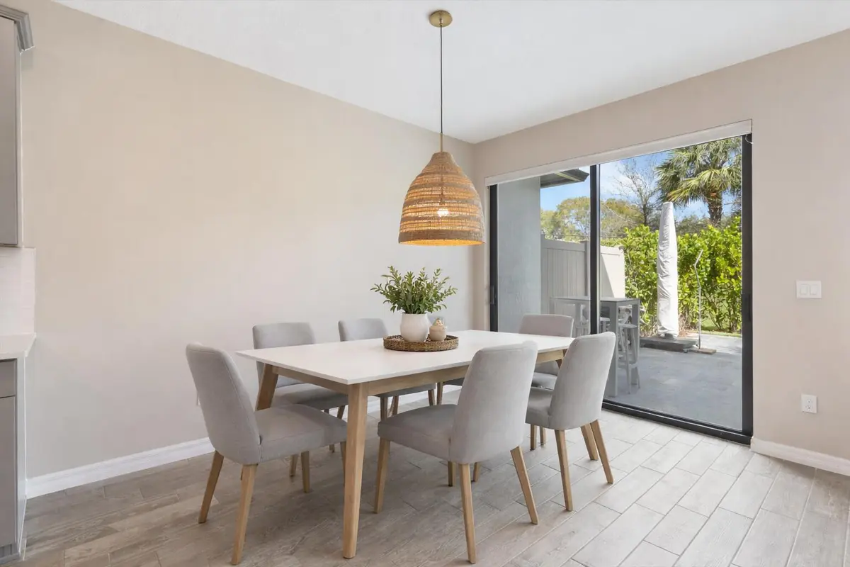 Dining Virtually Staged at 2147 Appleton Circle, Oakland Park
