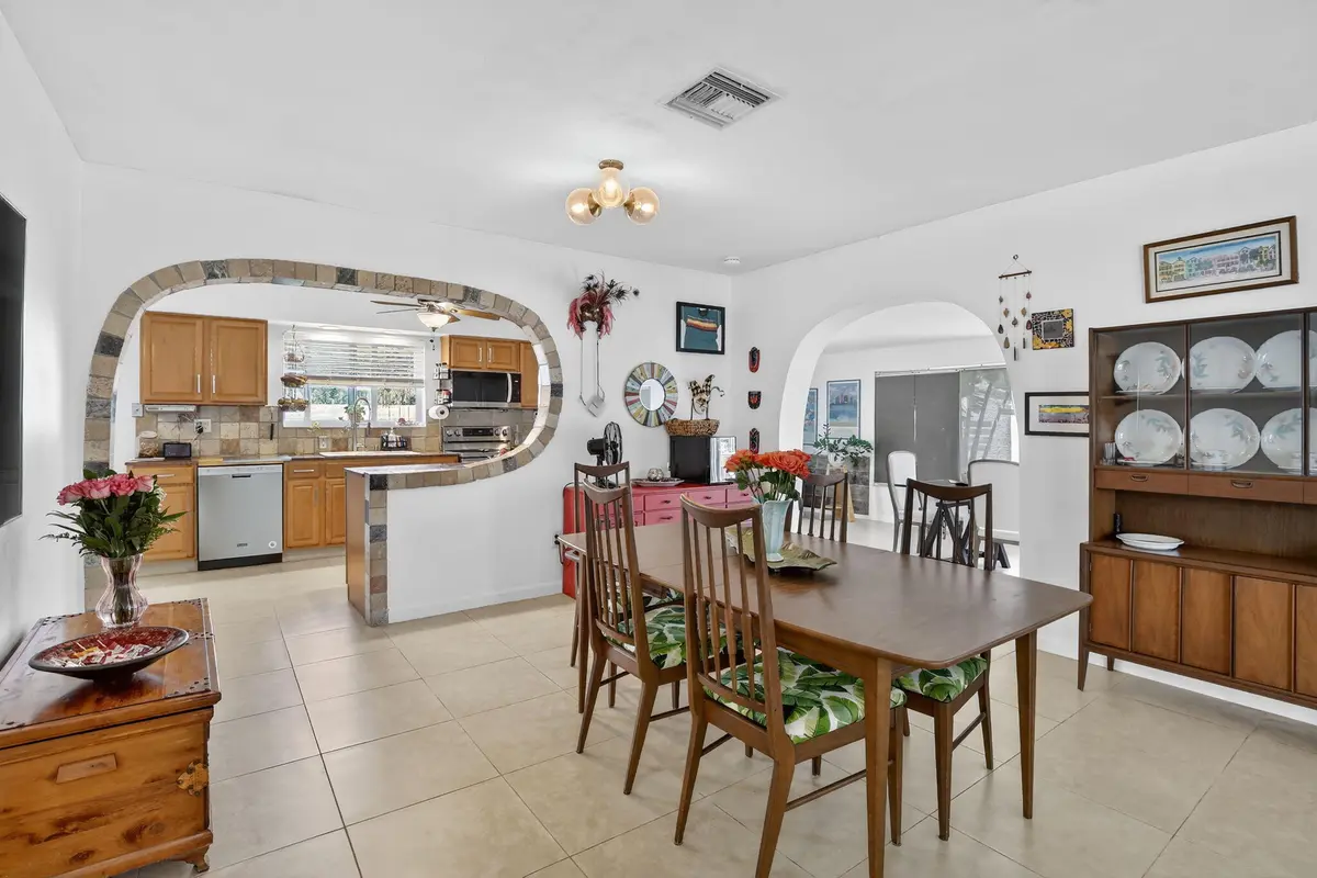 4-web-or-mls-_A7A7041 at 882 Azalea Court, Plantation