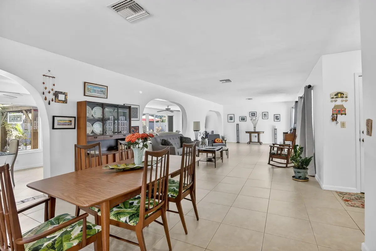 5-web-or-mls-_A7A7048 at 882 Azalea Court, Plantation