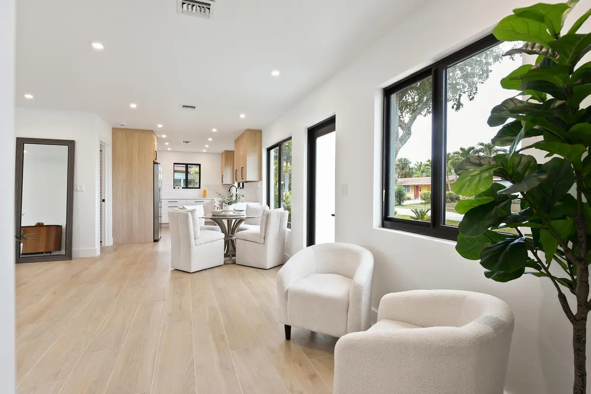 1320 S Deerfield Ave Deerfield-large-005 at 1320 S Deerfield Avenue, Deerfield Beach