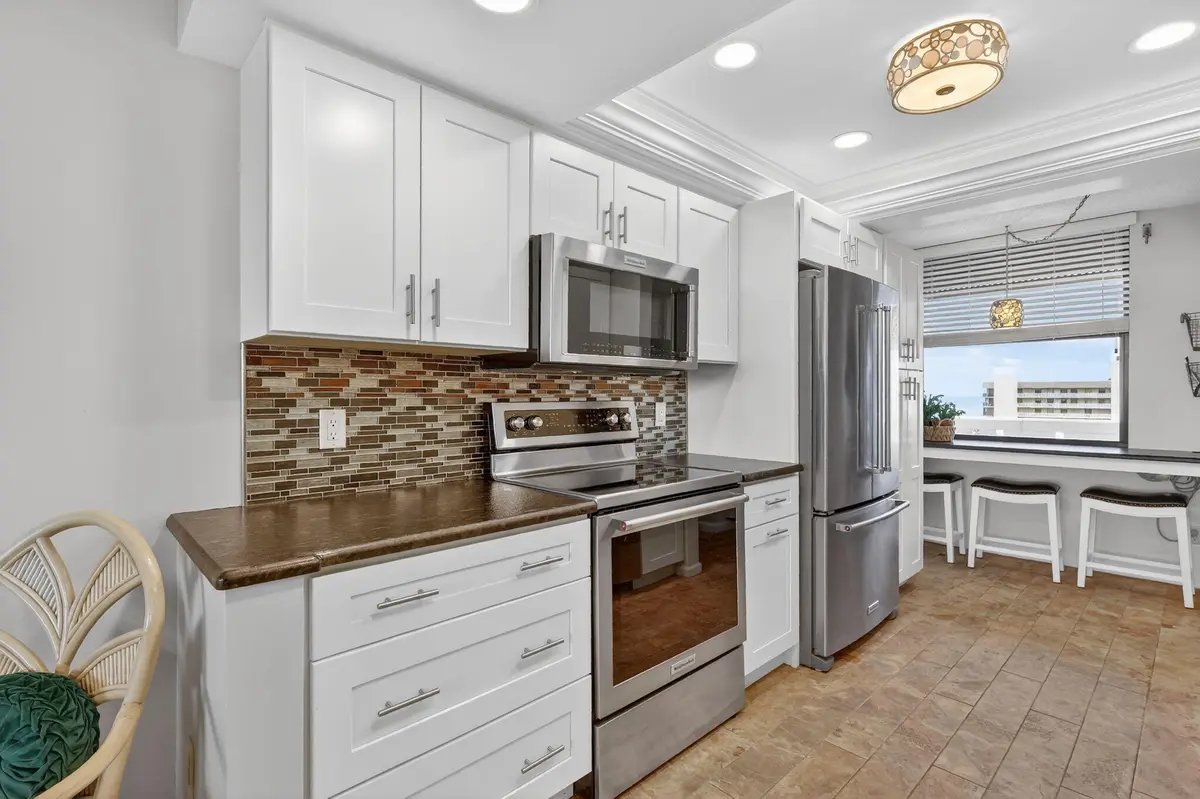 20-web-or-mls-5P1A6238 at 5059 N Highway A1a 902, Hutchinson Island