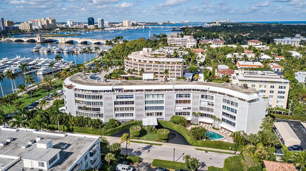 389 S Lake Drive at 389 S Lake Drive 4f, Palm Beach