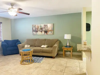 801 Hummingbird Way 205, North Palm Beach – Apartment for rent