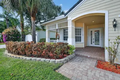 120 NW Willow Grove Avenue, Port St. Lucie – sold