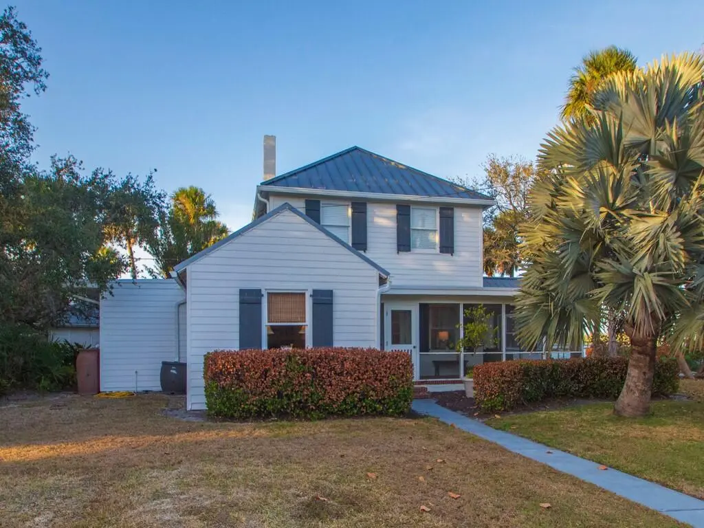 Front door at 3001 N N Indian River Drive Drive, Fort Pierce
