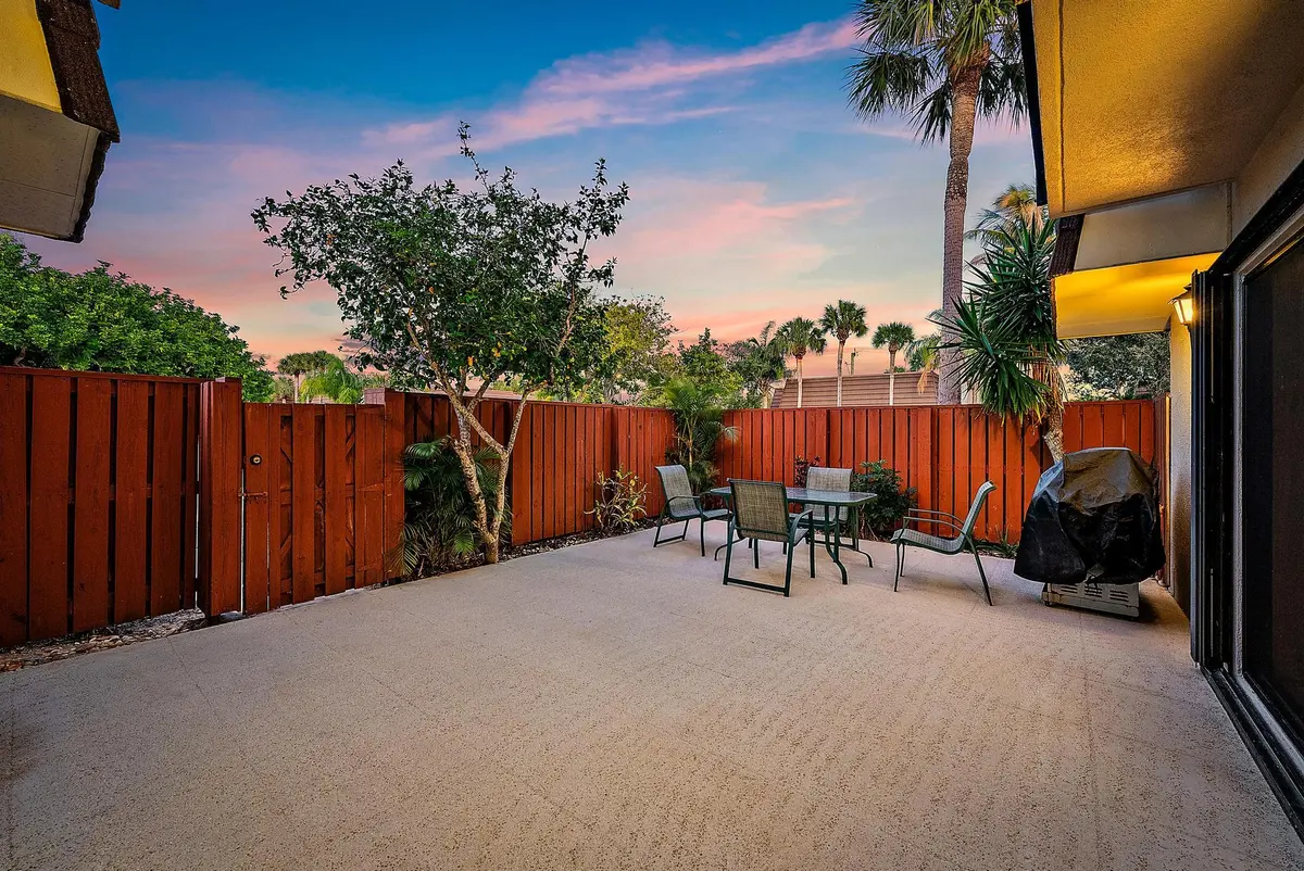 Private Courtyard at 1622 16th Court, Jupiter