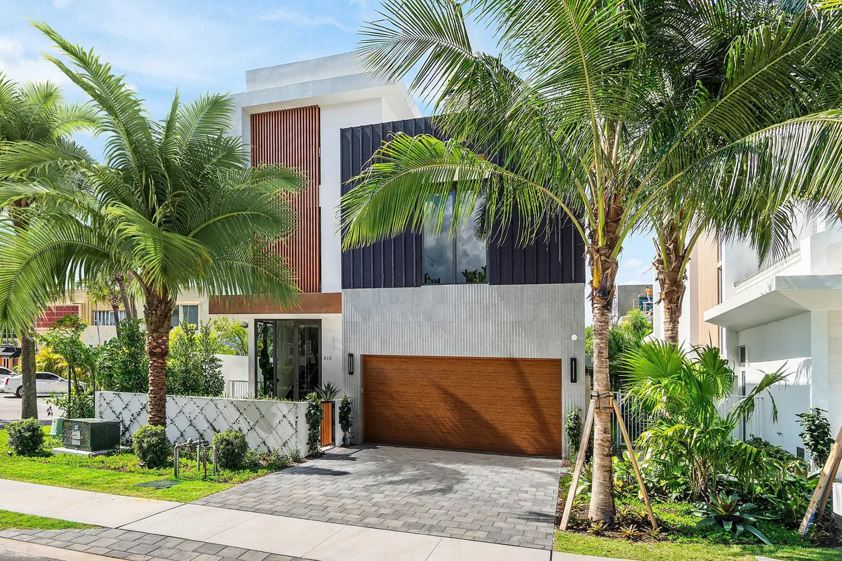 002-810PalmTrail-DelrayBeach-FL-33483-SM at 810 Palm Trail, Delray Beach