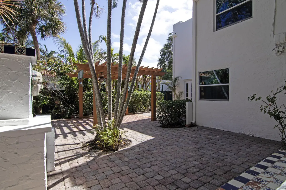 IMG_4407.gazebo at 423 26th Street, West Palm Beach