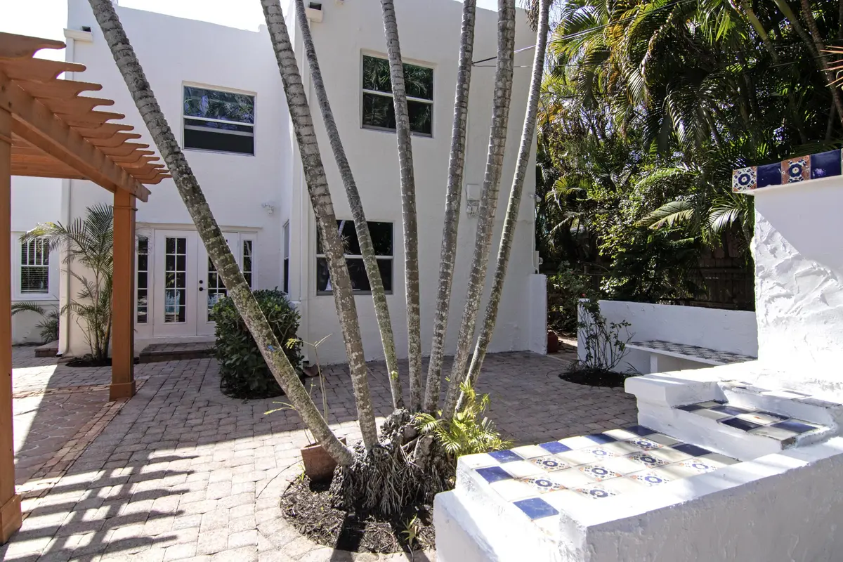 IMG_4405.back.rear at 423 26th Street, West Palm Beach