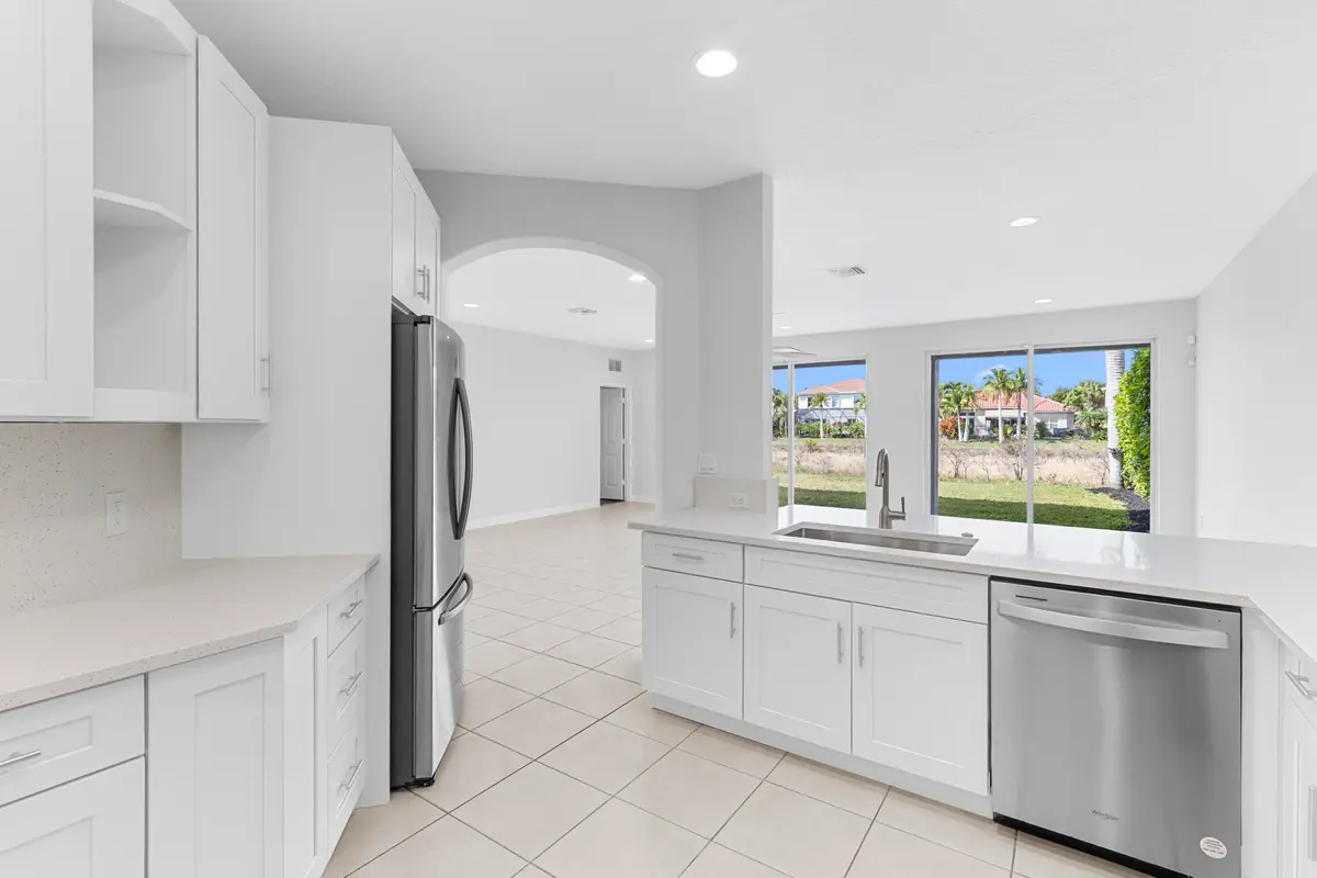 R6II8987 at 10557 Galleria Street, Wellington