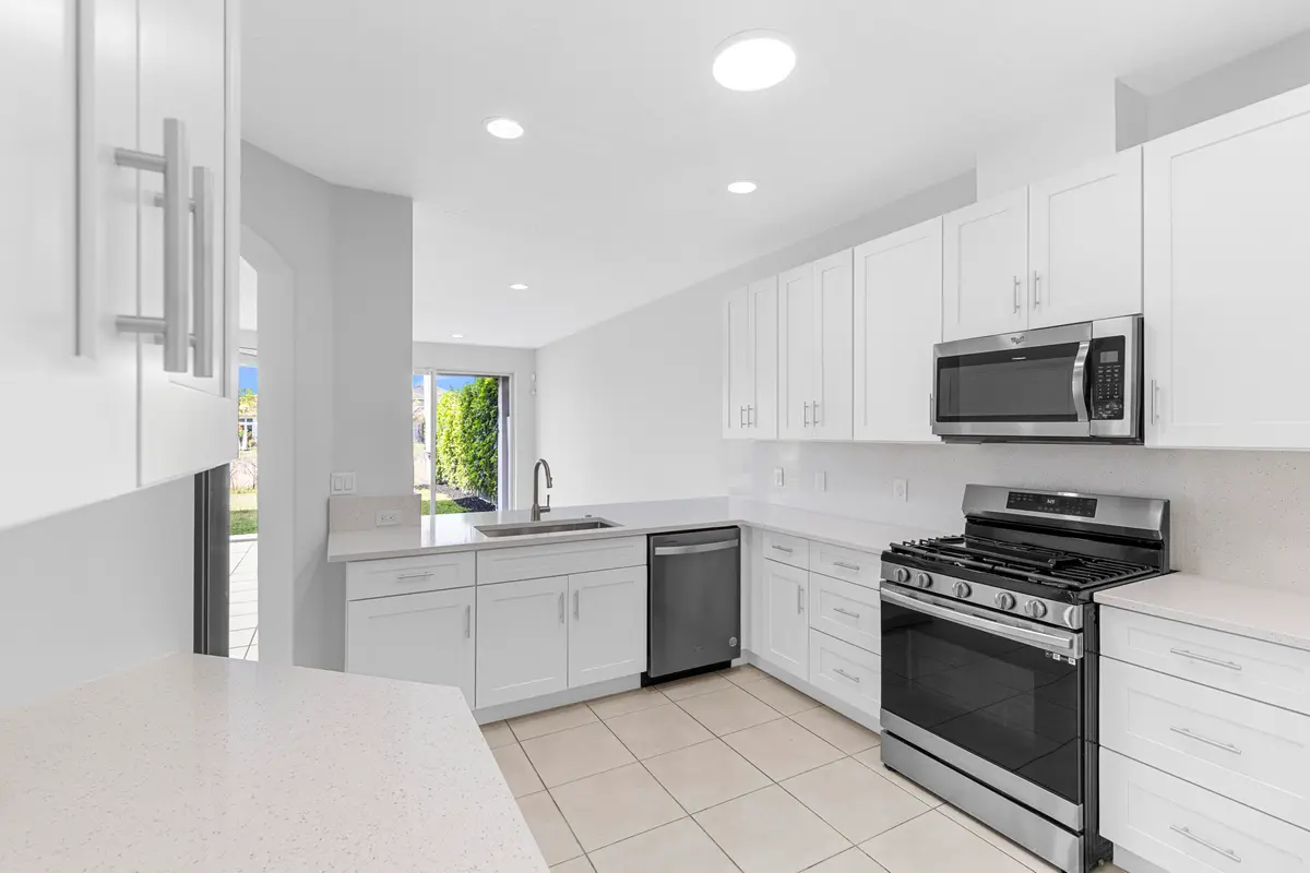 R6II8972 at 10557 Galleria Street, Wellington