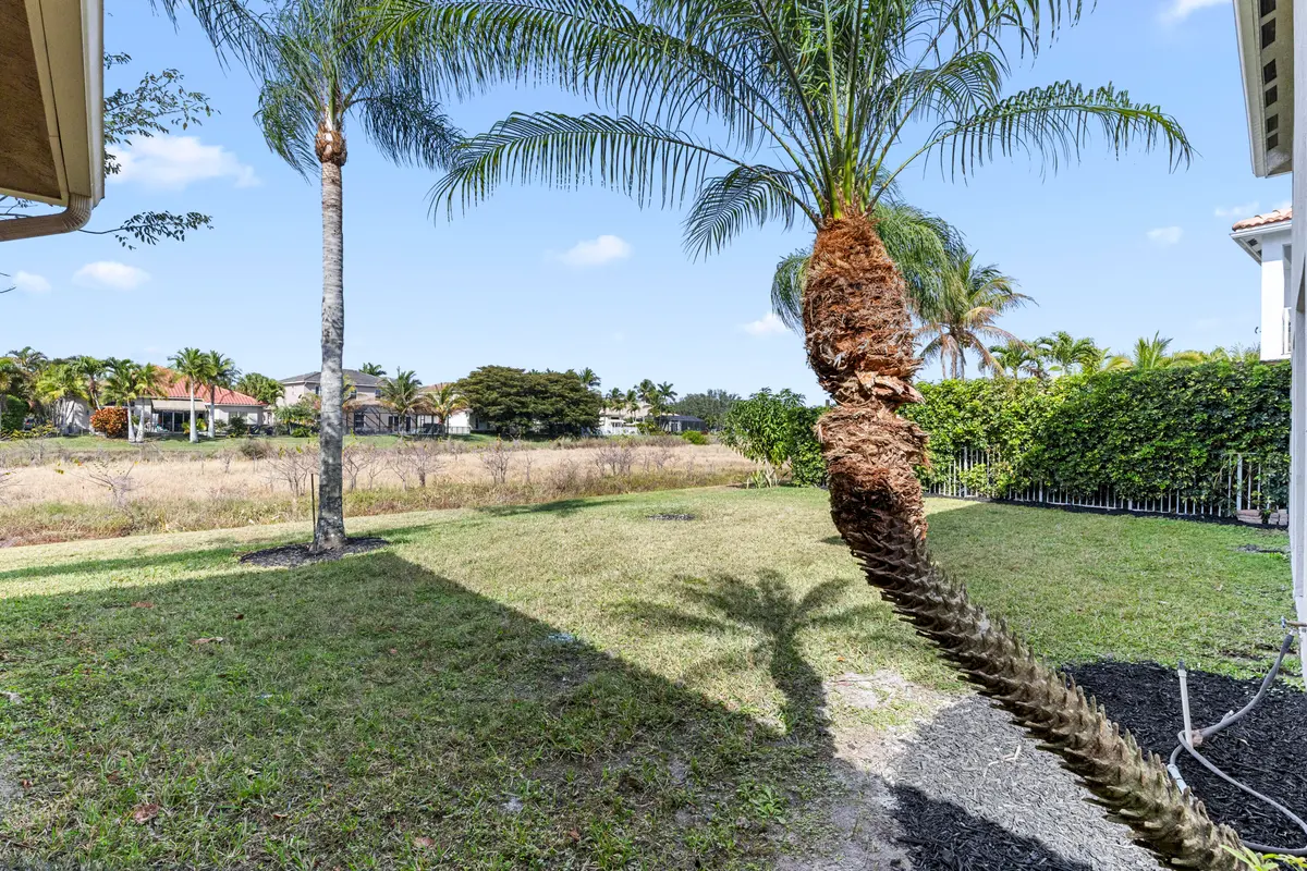 R6II8933 at 10557 Galleria Street, Wellington